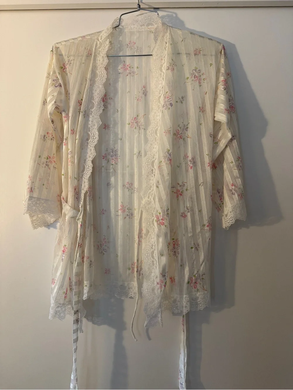 Vintage Floral Bed Jacket Sheer Lace Trim Boudoir Wrap Ivory Small